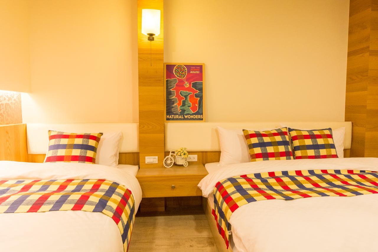W Hostel Тайнань Экстерьер фото