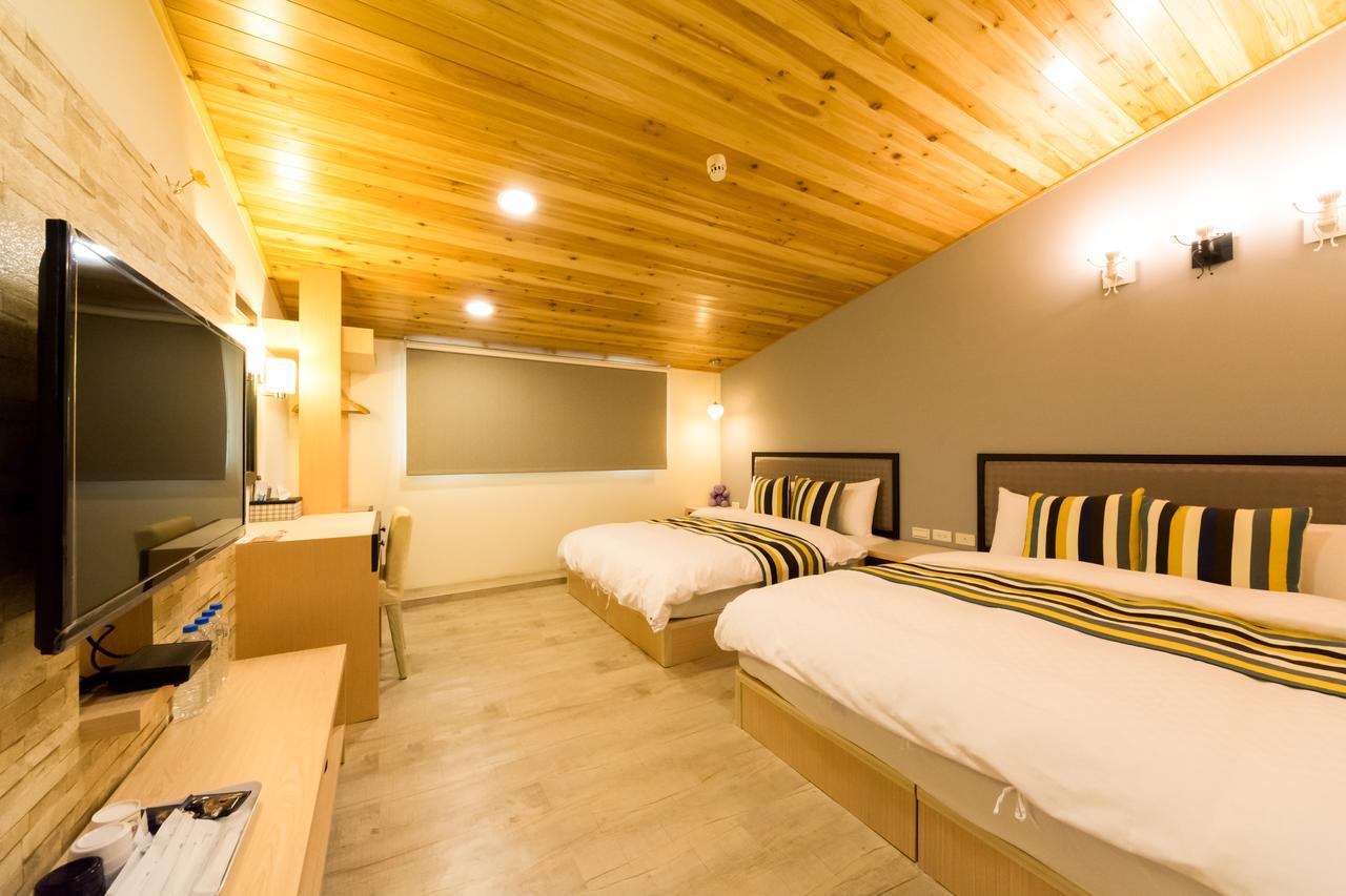 W Hostel Тайнань Экстерьер фото