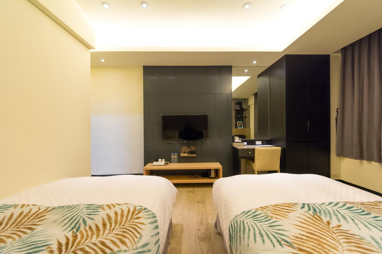 W Hostel Тайнань Экстерьер фото