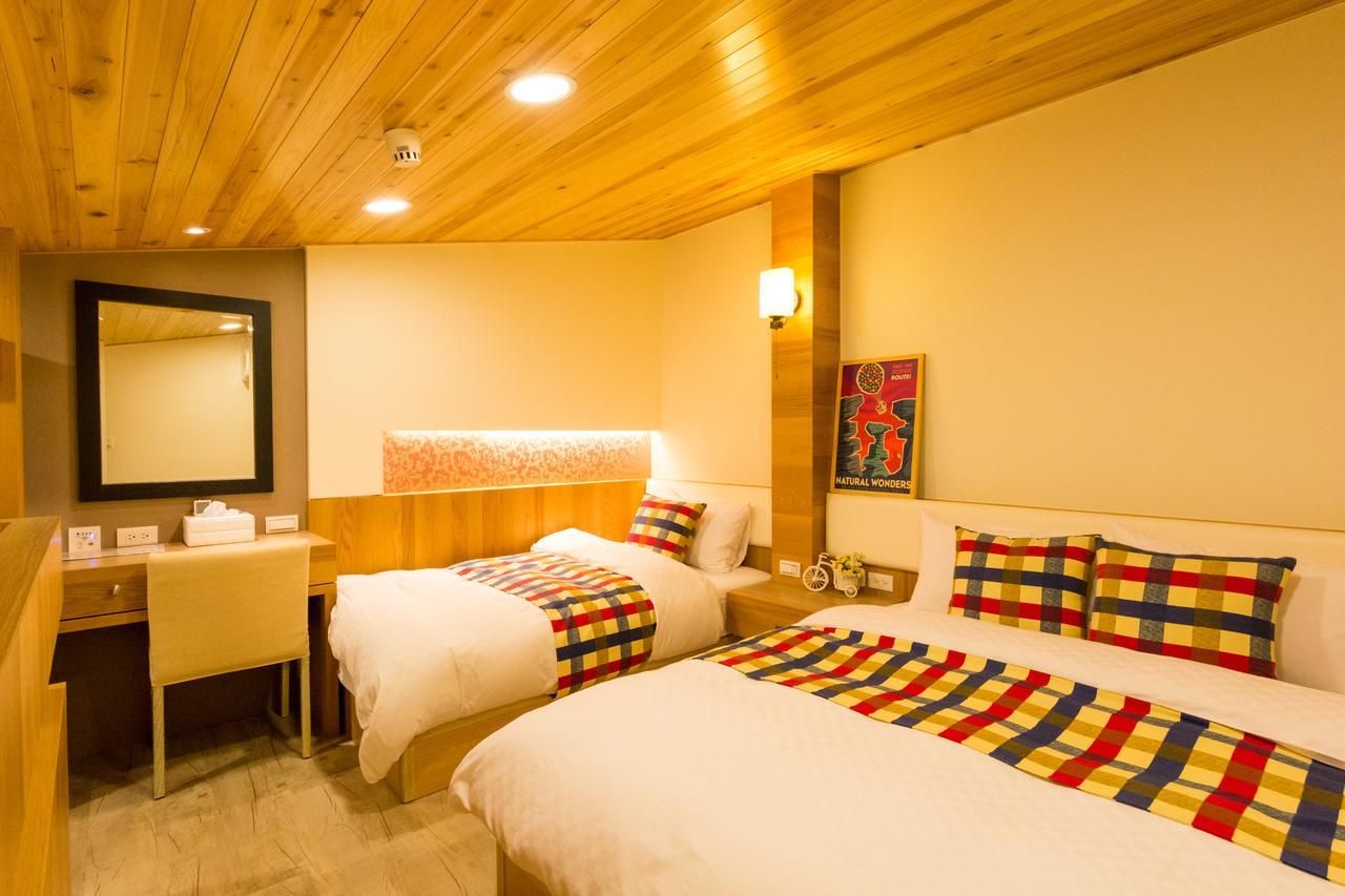 W Hostel Тайнань Экстерьер фото