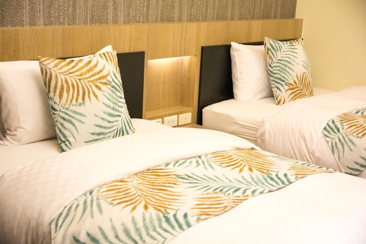 W Hostel Тайнань Экстерьер фото