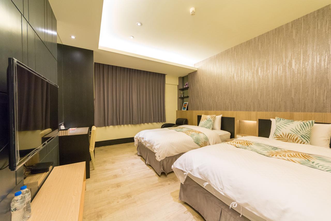 W Hostel Тайнань Экстерьер фото