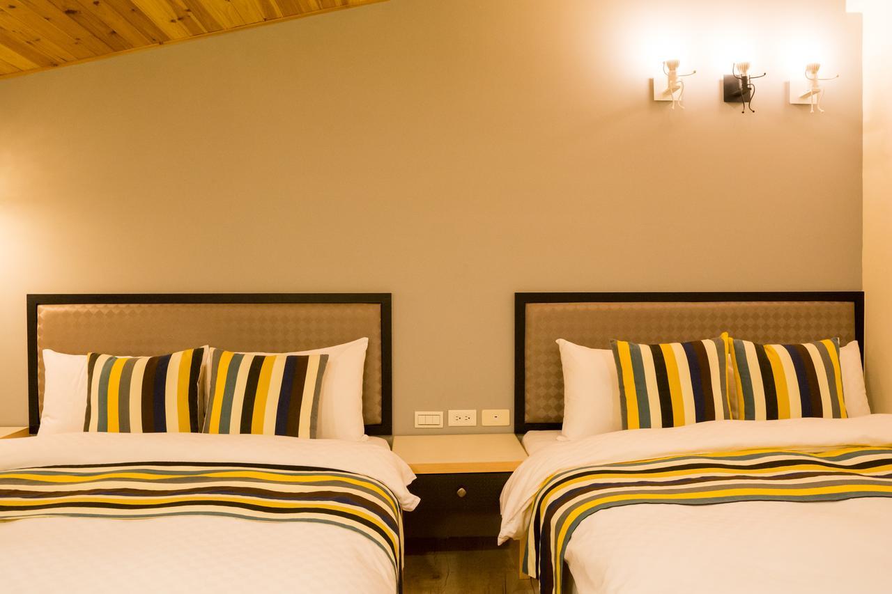 W Hostel Тайнань Экстерьер фото